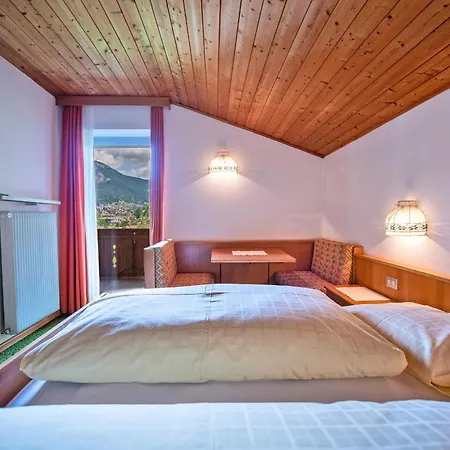 Alara Guest house *